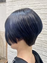 ネオリーブアオバ 高田馬場店(Neolive aoba)&nbsp;前下がりショート　ブリーチからのブルーカラー