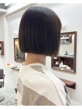 ルックアット(Look at) 【Look at】切りっぱなしボブオリーブベージュ