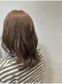 “オリーブベージュ”