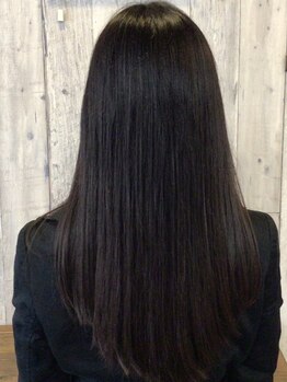 クローバー ヘアサロンの写真/湿気によるうねりやクセを解消！理想のストレートヘアと潤い満ちた髪に導く【髪質改善】