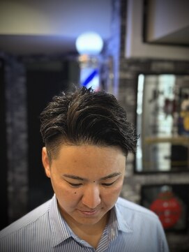 プラウド(PROUD) 大人パーマ！ビジネスヘア　メンズ刈り上げ　ワンカールパーマ