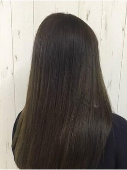 UFB DUALの高濃度炭酸泉で髪の水分量が50%UP＊頭皮環境も整い艶やかでまとまりのある髪へ◆