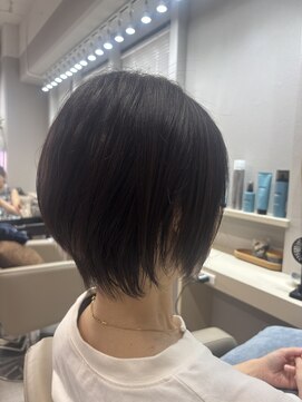 アオ 花咲町(a-o) 大人こなれ感ショート♪