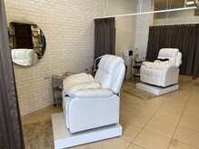 ヘアアンドメイク ルナルナ 山形嶋店(LUNALUNA)の雰囲気（マツエク、マツゲパーマのアイラッシュメニューも人気）