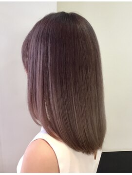 マギー(Magie) ラベンダーベージュ〇