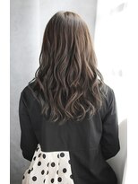 オティアプラスエヌ(OTTIA+n)&nbsp;20代30代40代　流れるような美形ロング【松山】