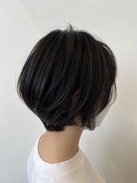 セラ(SERA) 大人可愛い前下がりひし形小顔ボブゆったりショート