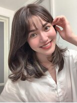 アンフェリール 原島店(Em Fellir)&nbsp;ミディアムレイヤー/グレージュアッシュ/斜めバング/20代30代