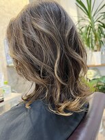 ヘアーエポック(hair epoque)&nbsp;20代30代40代大人ハイライト外ハネくびれミルクティーベージュ