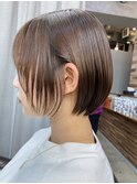 小顔矯正カットでで作る似合わせショート　くびれボブ前髪あり　