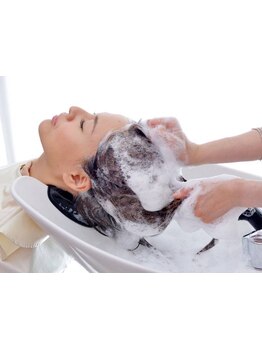 スパニスト在籍☆頭皮改善×お顔引き上げ×育毛促進が叶う！眠れるほど気持ちいいヘッドスパをお届け＊