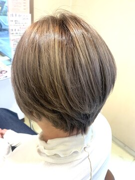 アズール 草加(azule) イルミナカラー×ショート　グレージュ　ブリーチ有り[草加]