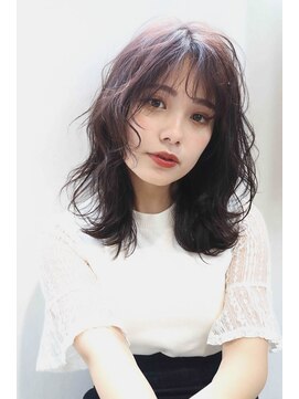 ヘアリゾートエイム(Hair resort Aim) レイヤーミディアム、くびれヘア