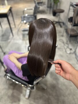 サクラ 岐阜(SAKURA) 数回のトリートメントより一回の縮毛矯正で艶々！　岐阜美容室