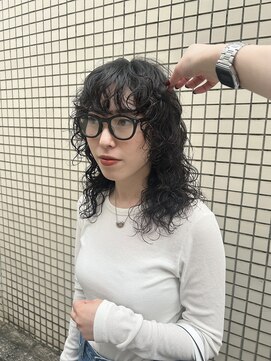 シラフ(SHIRAF) 【Yoshida 】ミディアムレイヤーのスパイラルパーマ