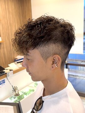 イエローコーン 金沢文庫店(YELLOW CORN) スペインカール/メンズスパイラルパーマ/スキンフェードカット