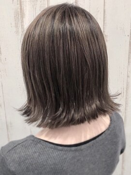 エミュ 伏見 国際センター(emu) 外ハネボブ/切りっぱなしボブ/ハイライト/ぱっつんボブ