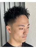 黒髪スパイキーショート