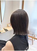 外ハネ切りっぱなしボブ