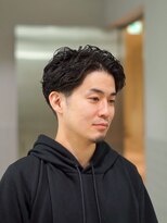 フーチー クーチー アマティー 豊中店(FUCHI KUCHI amati) 大人メンズショートスパイラルフェザーパーマサイドパート