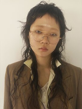 ナループロアツム(Nalu pu loa Tsum) マレットヘア/ウルフパーマ/ミディアムレイヤー