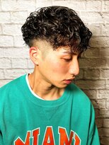 トラスト ザ バーバー 東京駅日本橋店(TRUST the Barber)&nbsp;スペインカール/ツーブロックスタイル