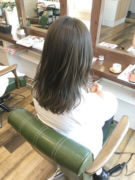 ヘアデザインメリー(hair design Merry) アッシュグレー&グレーのローライトで立体感UP♪