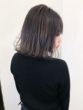 ナイン 麻布十番(NINE) 暗髪グレージュ☆外ハネミディアム