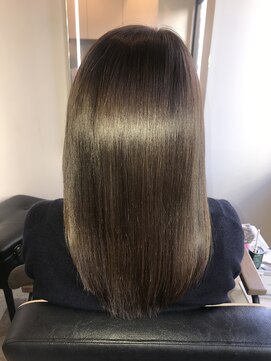 アールサロン アオヤマ(Rr SALON AOYAMA) プラチナミネコラ