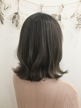 ノルン バイ シェリッシュ(Norn by sheriche) ハイライト×アッシュベージュ