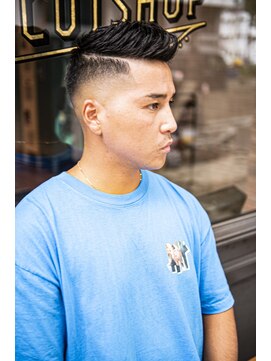 フォーコーナーズ(Four Corners) street【Skin Fade】