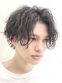 センターパートウルフメンズ波巻きパーマツイストスパイラル束感