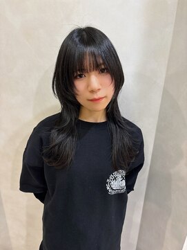 ジル(JiLL.) 黒髪ロングウルフヘア