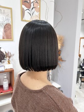 ウタ(uta) 【あおき ひかる】まとまるミニボブ