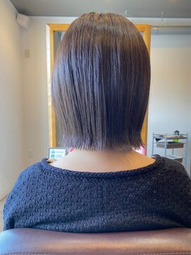 リム(Limb) 【Limb】ぱつっとボブ　ミニボブ　くびれボブ