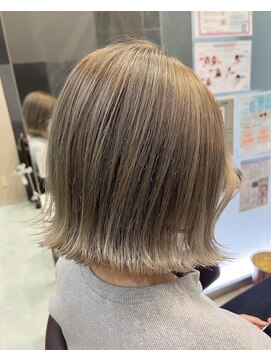 ヴェール(Veil) ＠ミルクティーベージュグレージ切りっぱなしボブ外ハネボブ