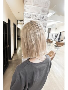 ユエ(YUE) white blond