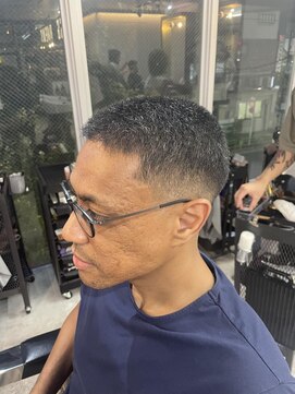 フランクスバーバーリザーブ 人形町店(FRANK’S BARBER RESERVE) 15mm buzz S