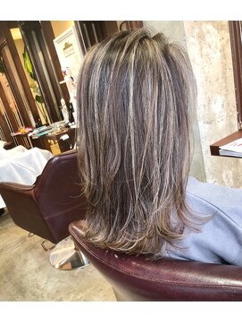 キー(key) グレージュ