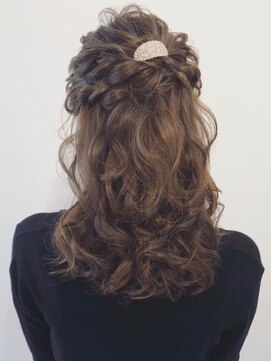 アメリ(AMELIE) ふわっとハーフアップ