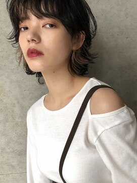 エイチ 天神橋(H) インナー20代30代レイヤーカットウルフアンブレラカラータッセル