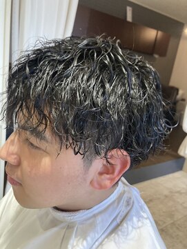 グリフィカ(griFFica) griFFica メンズパーマならお任せ