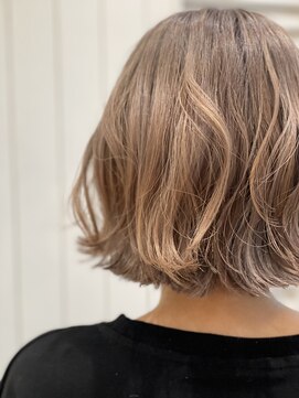 スナリー(Snaly) ハイトーンベージュ/ブリーチカラー