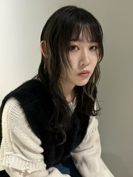 メイカ(MEIKA) 【 セミロング × インナーカラー 】浅野美紀