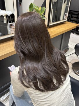 サヴォア(Savoir) 柔らかく赤みを消す◎オリーブブラウン