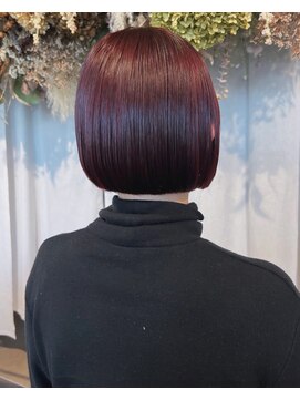 トリコ ショップアンドヘアサロン(tricot shop hair salon) 切りっぱなしボブ/レッドカラー