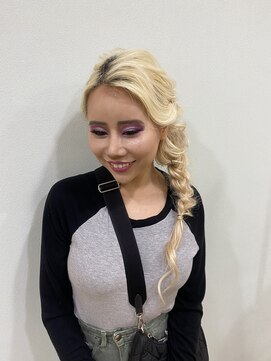 アップスニニー(up's niny) プリンセスヘアセットとメイクアップ【ハロウィン】