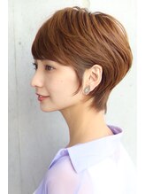 襟足と後頭部の美しさ