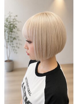 ドアベルヘアリビング(Door Bell hair Living) ミルキーホワイト ナチュラルボブ