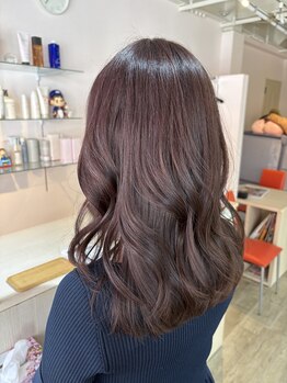 ヘアーメイク ハルナの写真/【薬院駅徒歩4分】ダメージを抑えた白髪染め!!艶々の仕上がりで若々しい印象に♪オゾントリートメント付◎